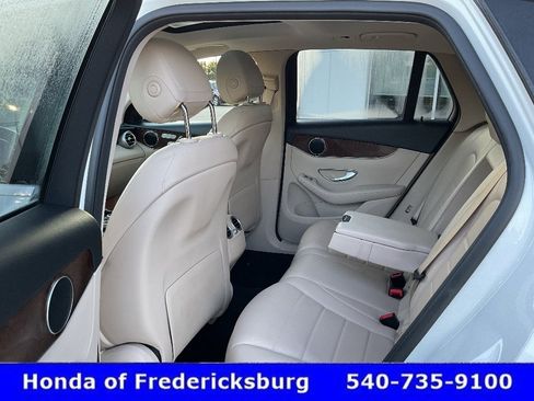 Used 2018 Mercedes-Benz GLC 300 4MATIC image 30