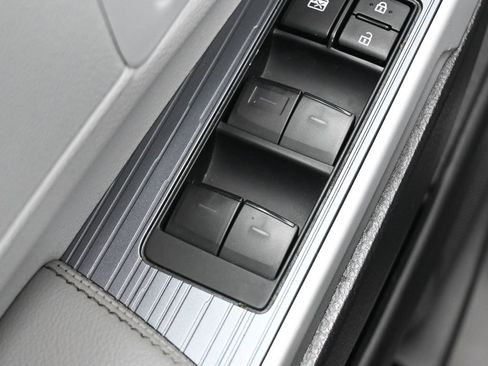 Certified 2025 Toyota Sienna LE w/ LE Plus Package image 13