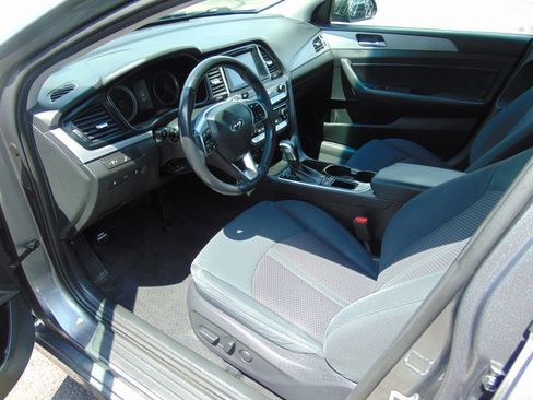 Used 2019 Hyundai Sonata SEL FWD image 2