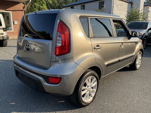 Used 2013 Kia Soul + FWD image 5