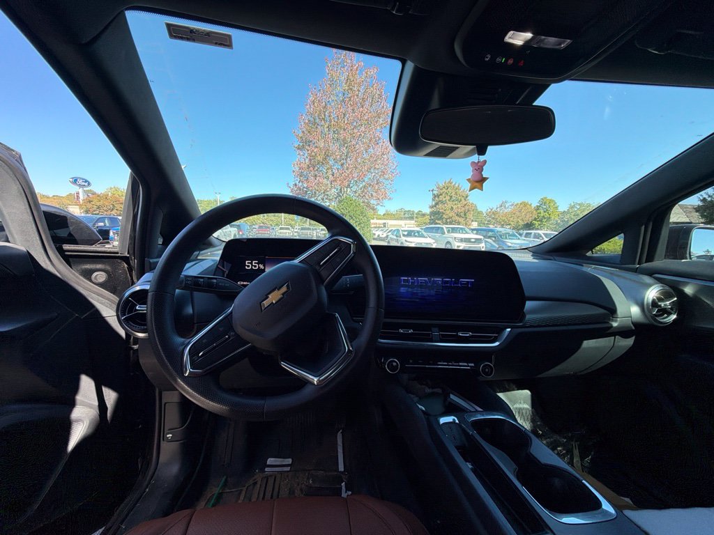 Used 2026 Chevrolet Equinox EV LT FWD image 9