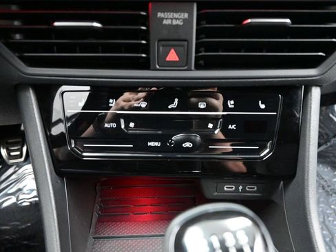 Used 2025 Volkswagen Jetta GLI Autobahn w/ GLI Black Package image 17