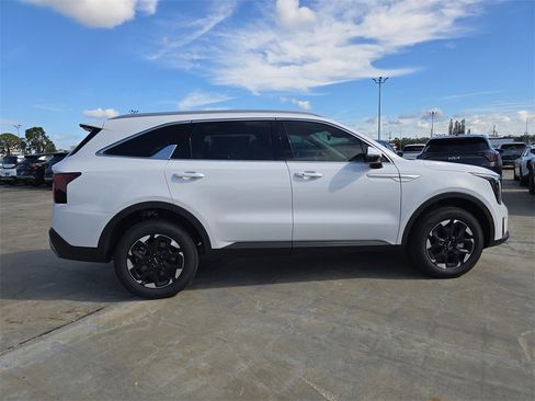 New 2026 Kia Sorento S image 9