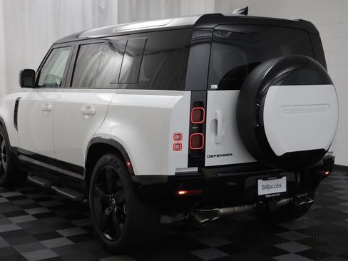 Certified 2025 Land Rover Defender 110 X-Dynamic SE AWD/4WD image 16