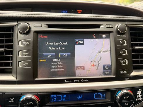 Used 2017 Toyota Highlander XLE AWD/4WD image 15