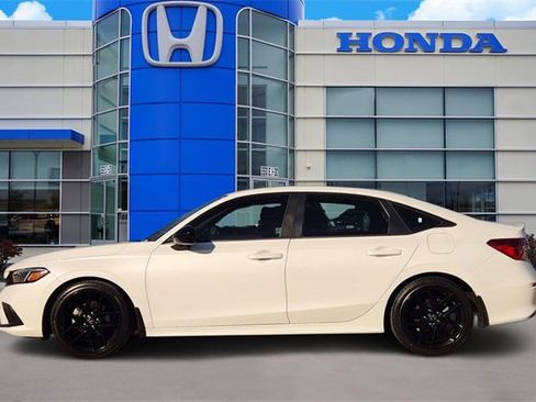 Certified 2022 Honda Civic Sport image 3