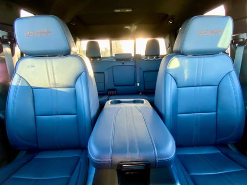 Used 2024 Chevrolet Silverado 1500 High Country w/ Technology Package image 32