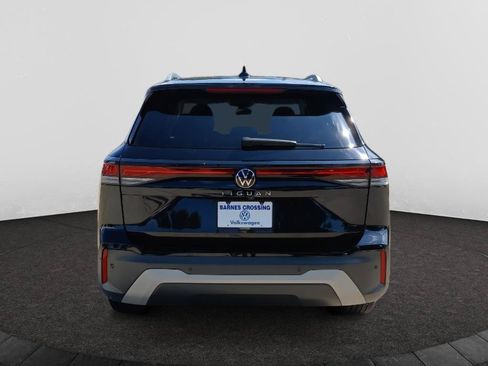 Used 2025 Volkswagen Tiguan S w/ 18" Wheel Package FWD image 6