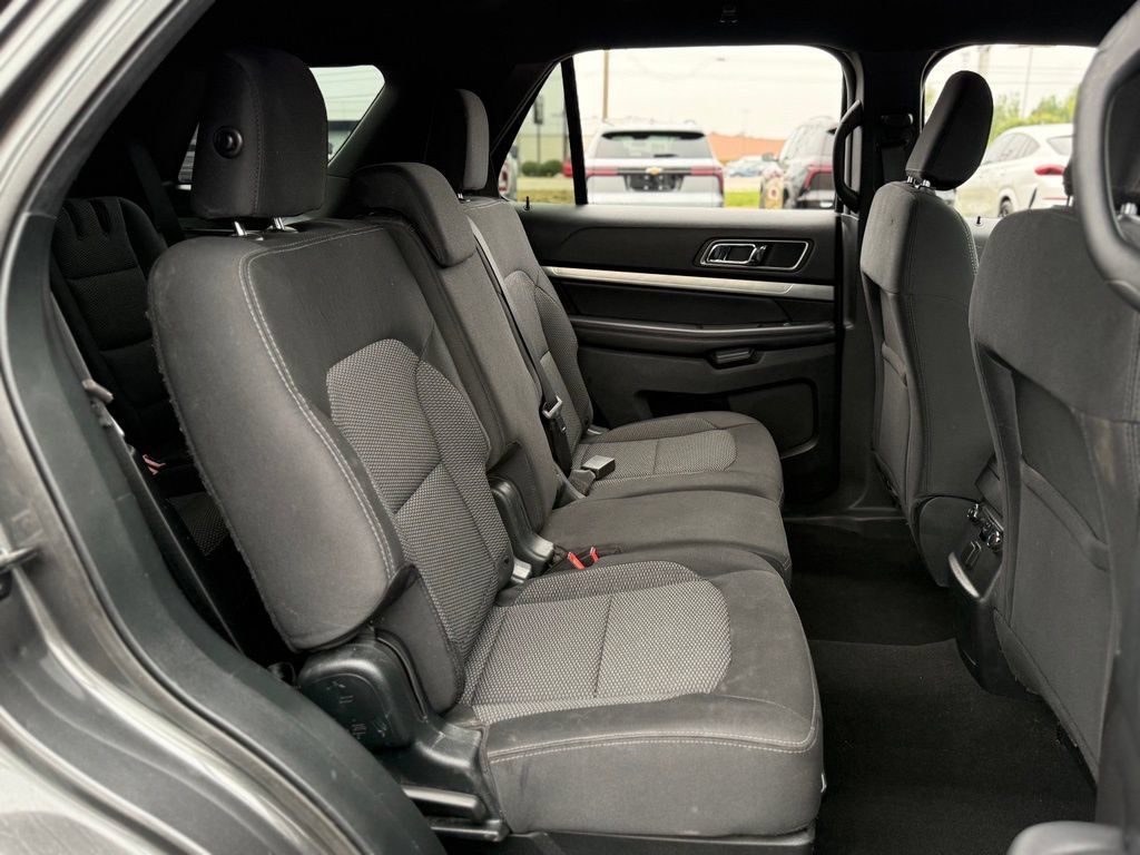 Used 2019 Ford Explorer XLT AWD/4WD image 16