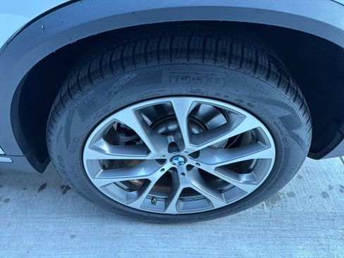 Used 2024 BMW X5 xDrive40i w/ Premium Package image 18