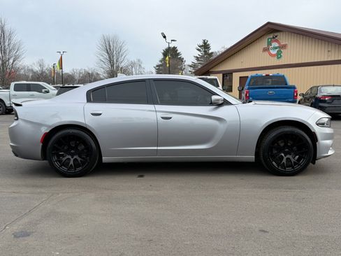 Used 2018 Dodge Charger SXT Plus image 9