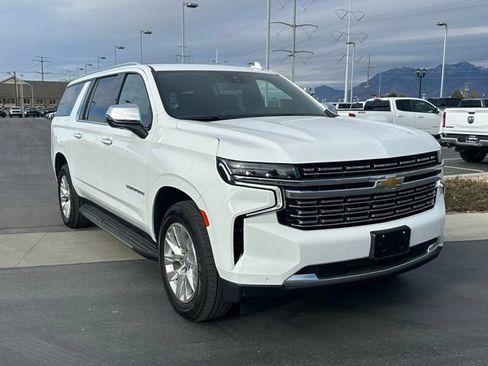 Used 2023 Chevrolet Suburban Premier AWD/4WD image 28