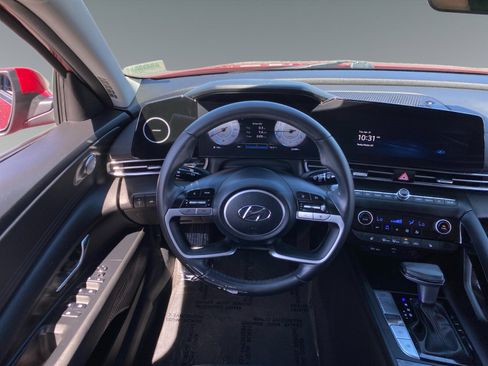 Used 2023 Hyundai Elantra Limited FWD image 12
