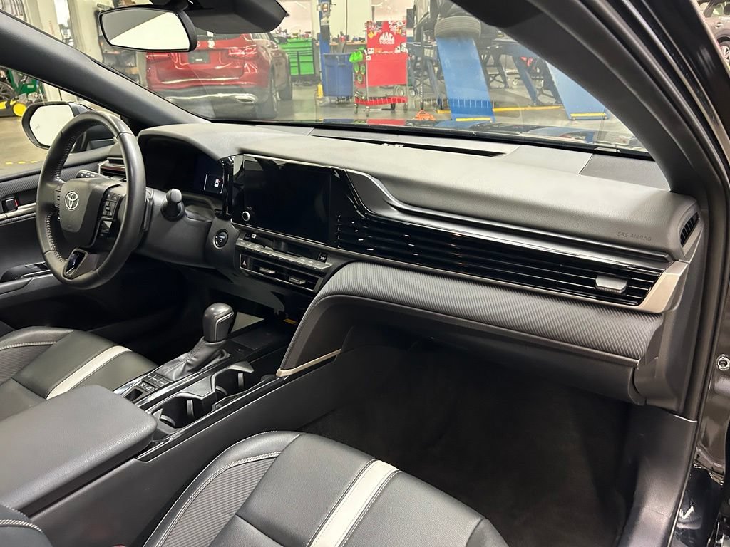 Used 2025 Toyota Camry SE FWD image 17