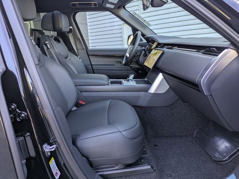 New 2026 Land Rover Range Rover SV AWD/4WD image 31