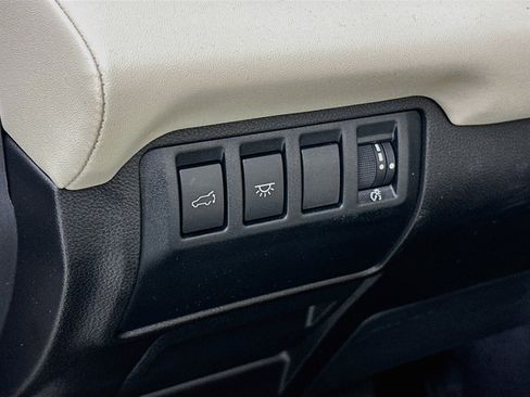 Used 2023 Subaru Ascent Limited AWD/4WD image 10