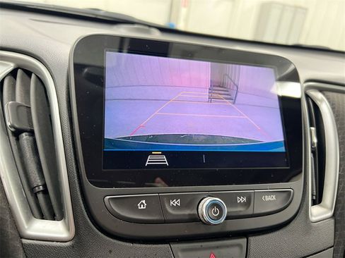 Used 2019 Chevrolet Malibu LS image 15