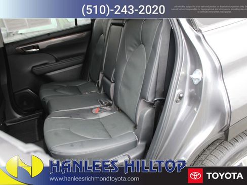 Used 2023 Toyota Highlander Limited image 18