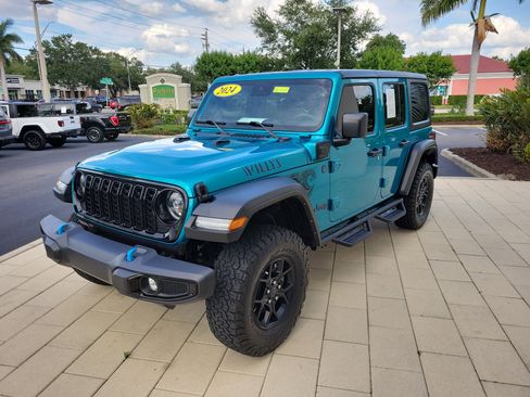 Used 2024 Jeep Wrangler Unlimited AWD/4WD image 8