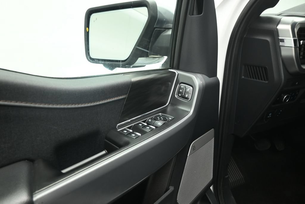 Used 2025 Ford F150 Lariat AWD/4WD image 8
