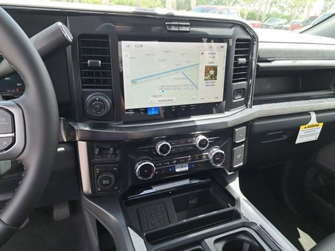 New 2025 Ford F350 Lariat w/ Lariat Ultimate Package image 29