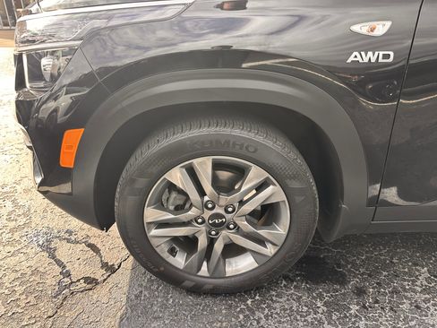 Used 2023 Kia Seltos LX image 13