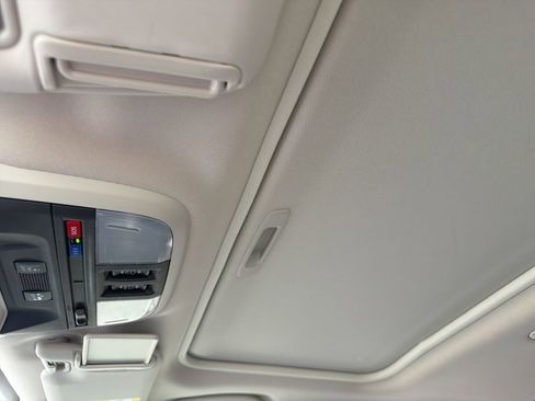 Used 2019 Subaru Crosstrek 2.0i Limited w/ Moonroof Package w/Navigation image 11