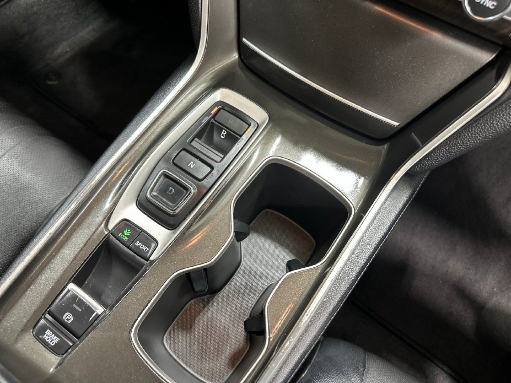 Used 2018 Honda Accord Touring image 21
