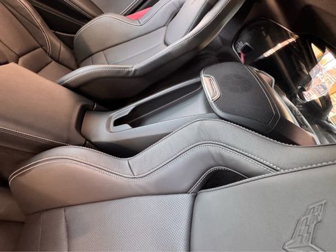 Used 2025 Chevrolet Corvette Stingray Coupe w/ 1LT image 26