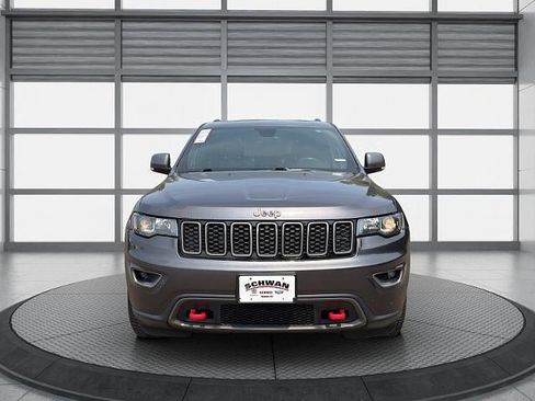 Used 2017 Jeep Grand Cherokee Trailhawk AWD/4WD image 9