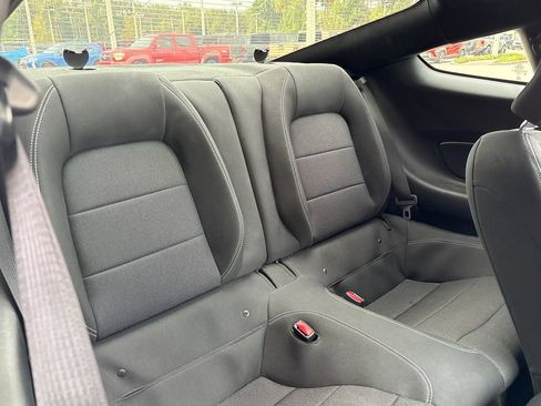 Used 2017 Ford Mustang Coupe RWD image 28