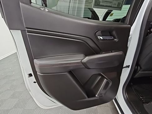 Used 2024 Chevrolet Colorado Z71 image 31