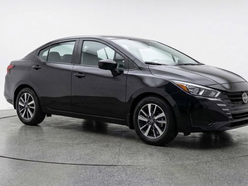 Used 2025 Nissan Versa SV FWD image 1