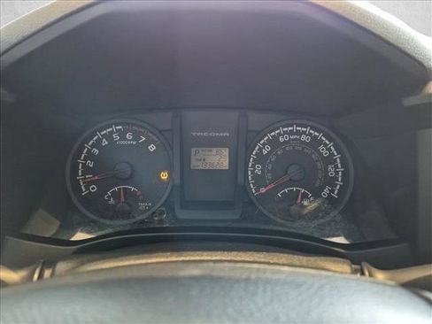 Used 2017 Toyota Tacoma SR RWD image 11
