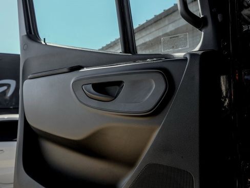 Used 2022 Mercedes-Benz Sprinter 3500 image 14