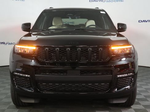 New 2025 Jeep Grand Cherokee L Limited w/ Black Appearance Package image 14