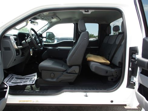 New 2023 Ford F550 2WD SuperCab Super Duty image 8