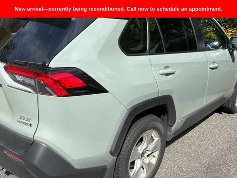 Used 2021 Toyota RAV4 XLE w/ Convenience Package AWD/4WD image 5
