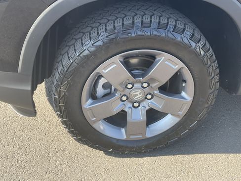 Used 2025 Honda Ridgeline TrailSport image 9