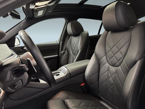 Certified 2023 BMW X6 xDrive40i w/ M Sport Package image 5