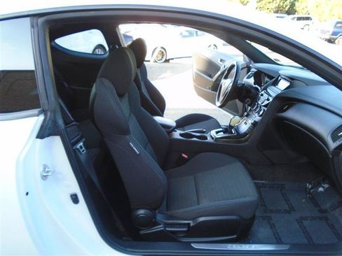 Used 2013 Hyundai Genesis 2.0T RWD image 11