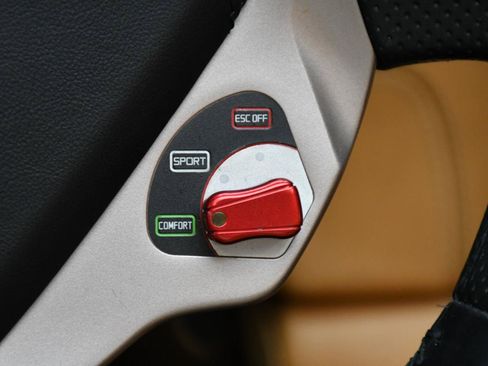 Used 2014 Ferrari California RWD image 28