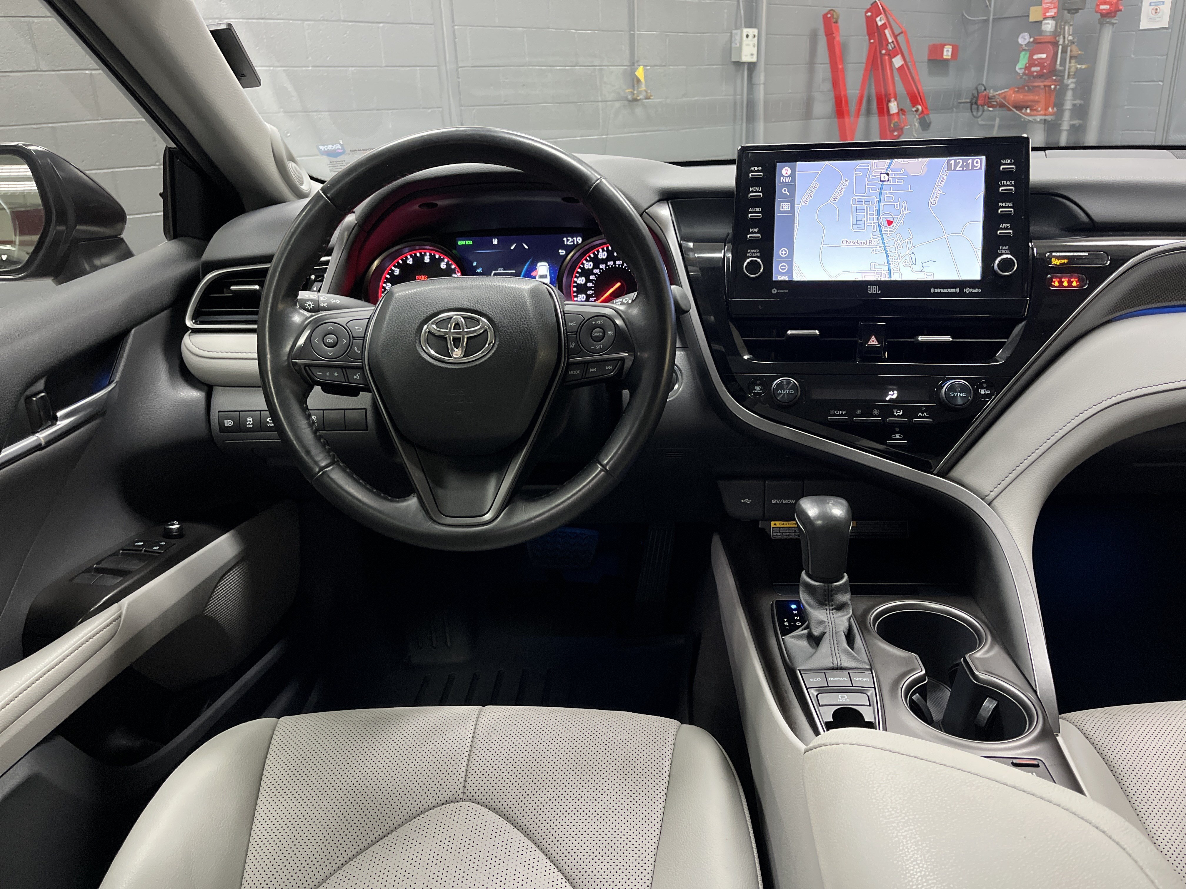 Used 2021 Toyota Camry XSE w/ Navigation Package FWD image 29