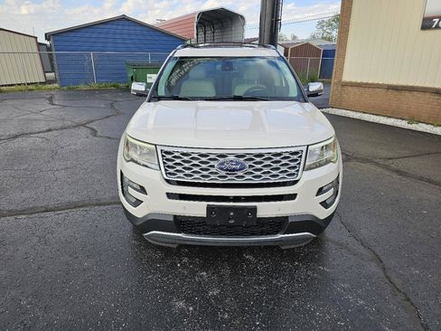 Used 2017 Ford Explorer Platinum AWD/4WD image 32