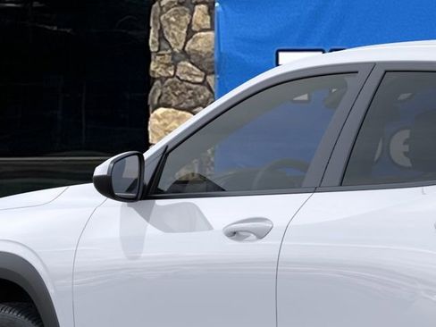 New 2026 Chevrolet Trax LS w/ LS Convenience Package FWD image 12