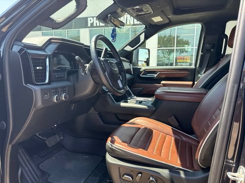 Used 2024 GMC Sierra 2500 Denali Ultimate AWD/4WD image 10