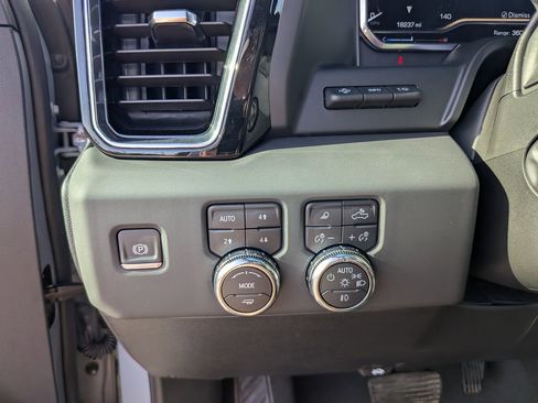 Used 2025 GMC Sierra 1500 Denali Ultimate AWD/4WD image 29