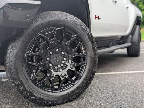 Used 2025 GMC Hummer EV 2X w/ LPO, Sport Package AWD/4WD image 36