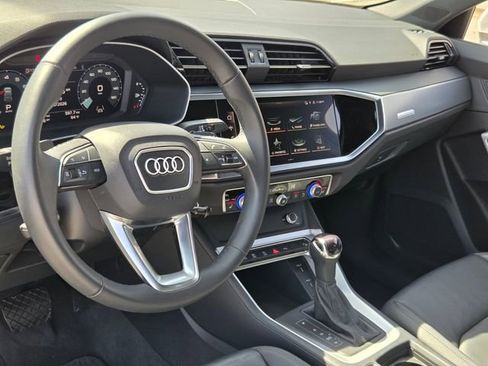 Used 2025 Audi Q3 2.0T Premium image 12