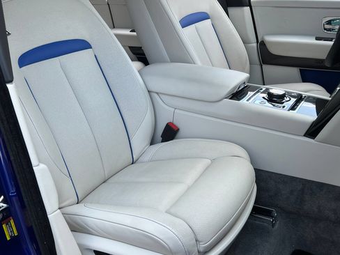 Used 2024 Rolls-Royce Cullinan Black Badge w/ Dark Exterior Package AWD/4WD image 50